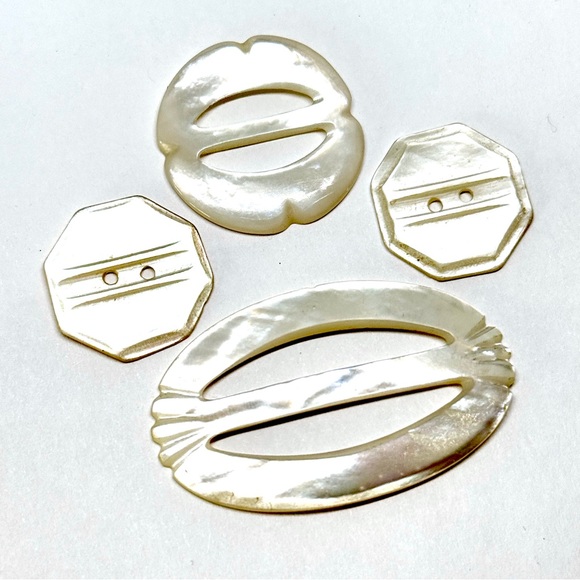 Vintage / Antique Hand Made Carved Genuine Mother MOP of Pearl Buttons & Clip - Picture 4 of 5